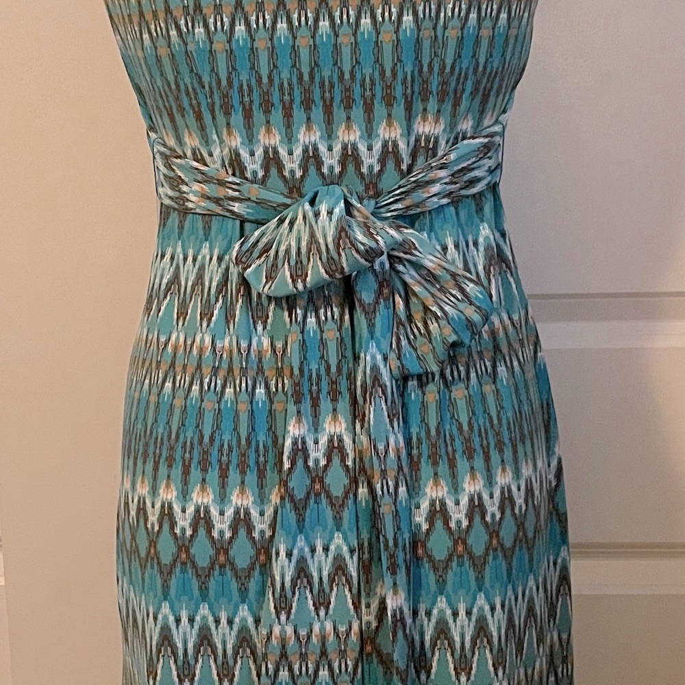 Sent to  Thredup-BCBGMAXAZRIA zigzag twist front dress in teal - Picture 10 of 15